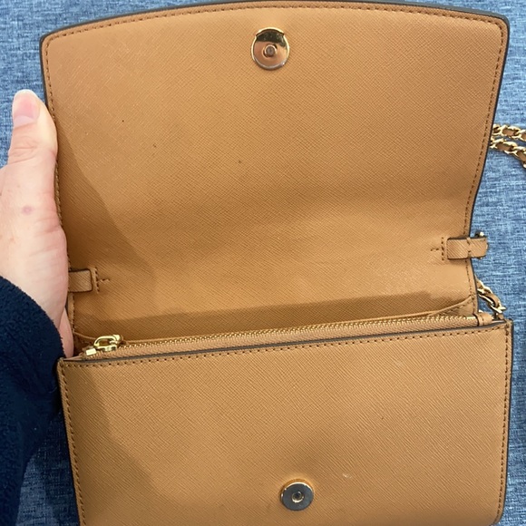 Tory Burch Robinson Chain Wallet in Cardamom - Picture 3 of 11